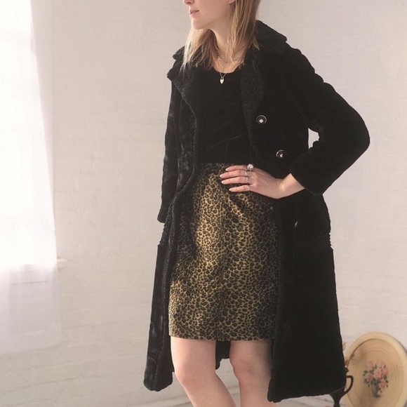 Black coat - Picture 1 of 1